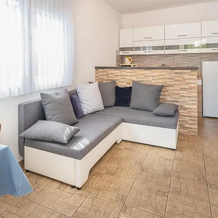 Magla With Terrace Apartment
