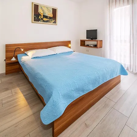 Magla With Terrace Apartment Baska (Krk)
