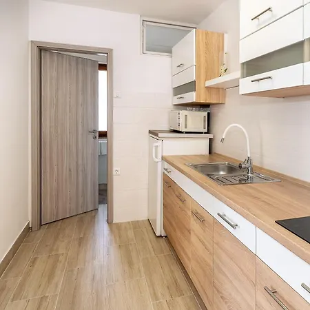 Magla With Terrace Apartment Baska (Krk)