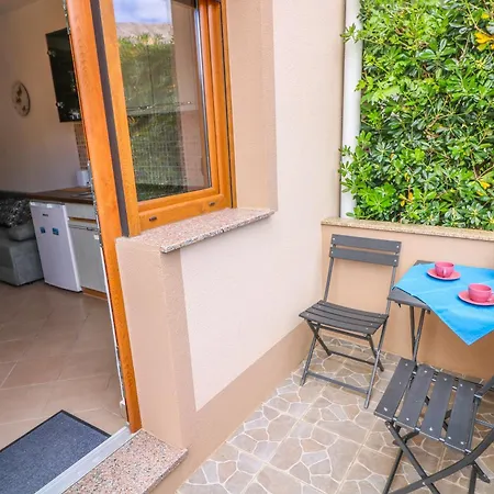 Magla With Terrace Apartman Baska (Krk)