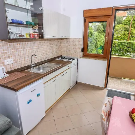 Apartment Magla With Terrace Baska (Krk)